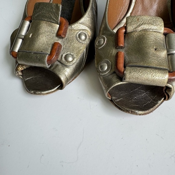 CHLOE Y2K Wedge Heels Shoes Metallic Gold Patent Leather Peep Toe Womens 39 9 - Picture 7 of 14